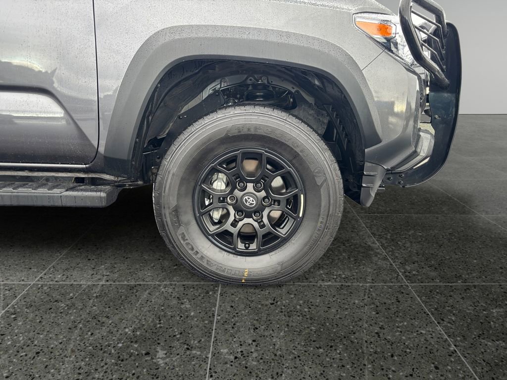 Used 2022 Toyota Tacoma SR w/ SX Package image 9