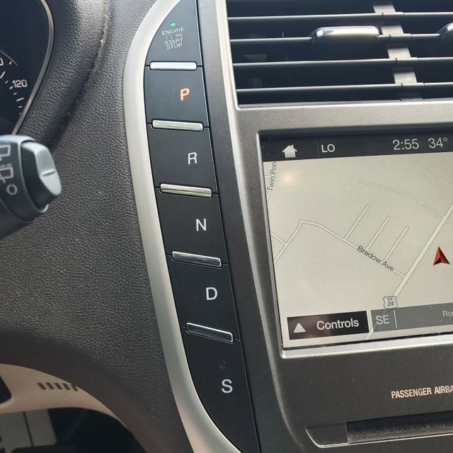Used 2017 Lincoln MKC Select w/ Select Plus Package AWD/4WD image 23