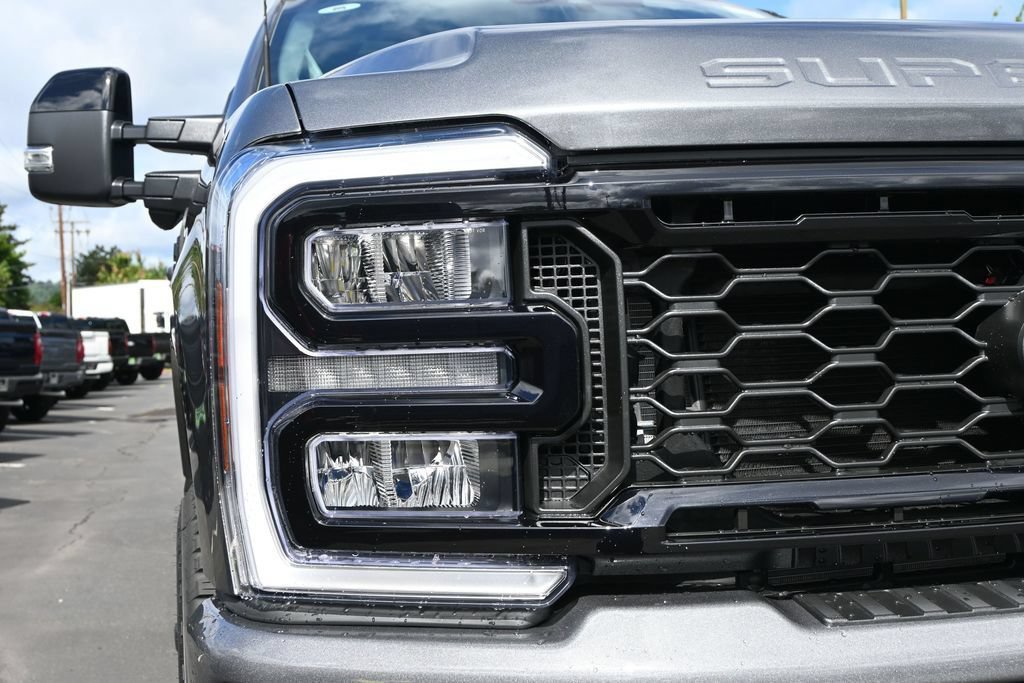 New 2026 Ford F350 Lariat w/ Black Appearance Package AWD/4WD image 9