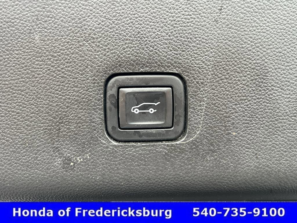 Used 2021 Chevrolet Traverse LT w/ LPO, 'HIT The Road' Package image 34