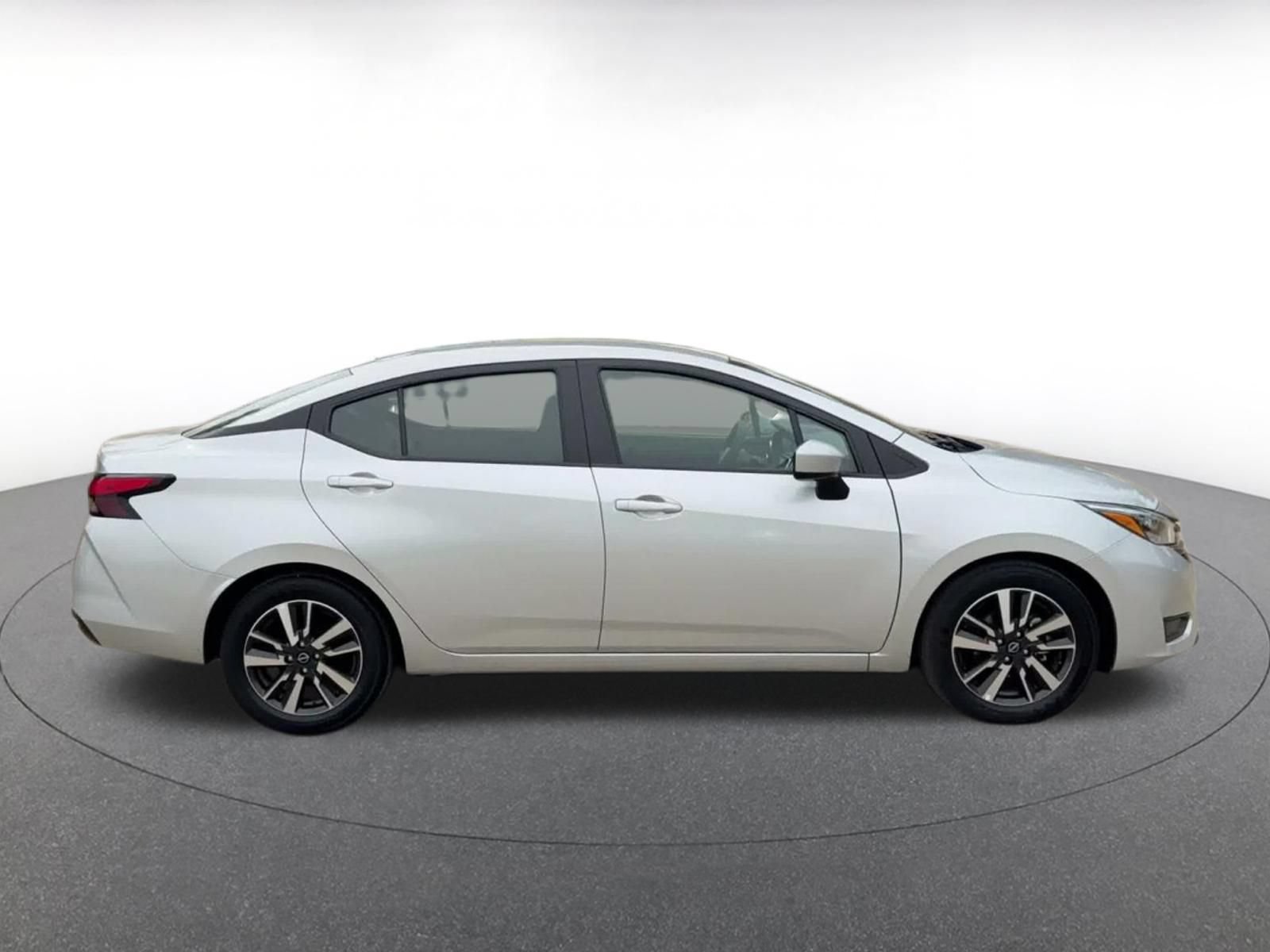 Used 2025 Nissan Versa SV FWD image 13