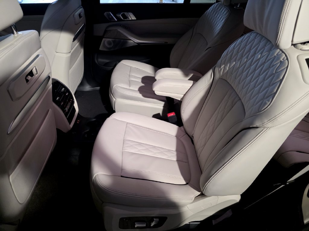 New 2027 BMW X7 M60i AWD/4WD image 12
