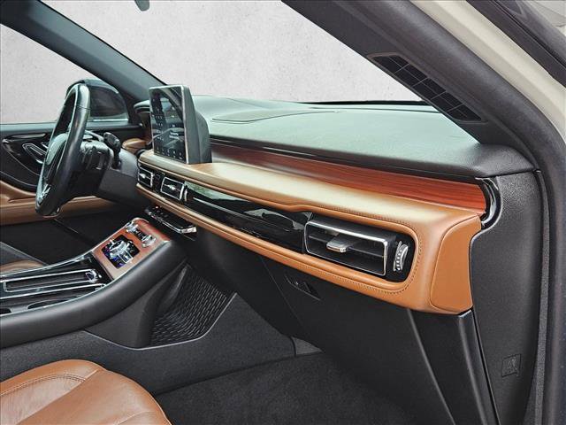 Used 2023 Lincoln Aviator Reserve w/ Equipment Group 201A image 21