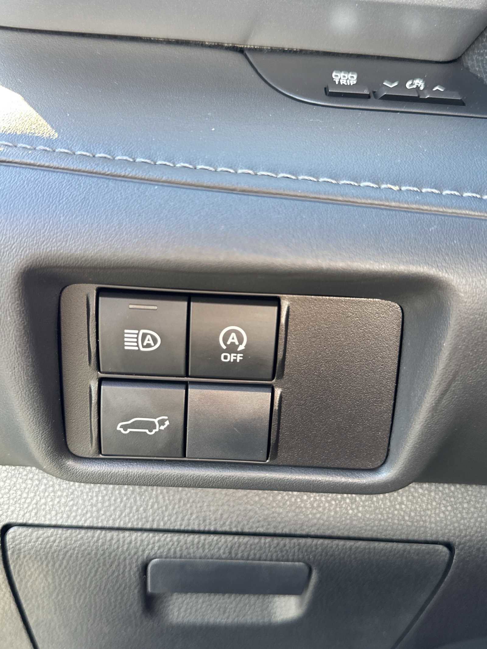 Used 2023 Toyota Highlander XLE image 30