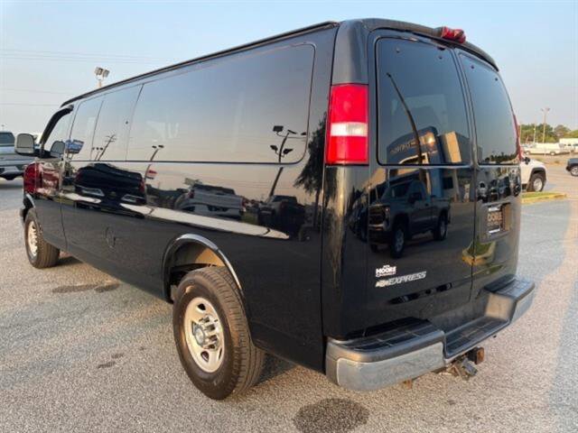 Used 2020 Chevrolet Express 3500 LT w/ LT Preferred Equipment Group image 5