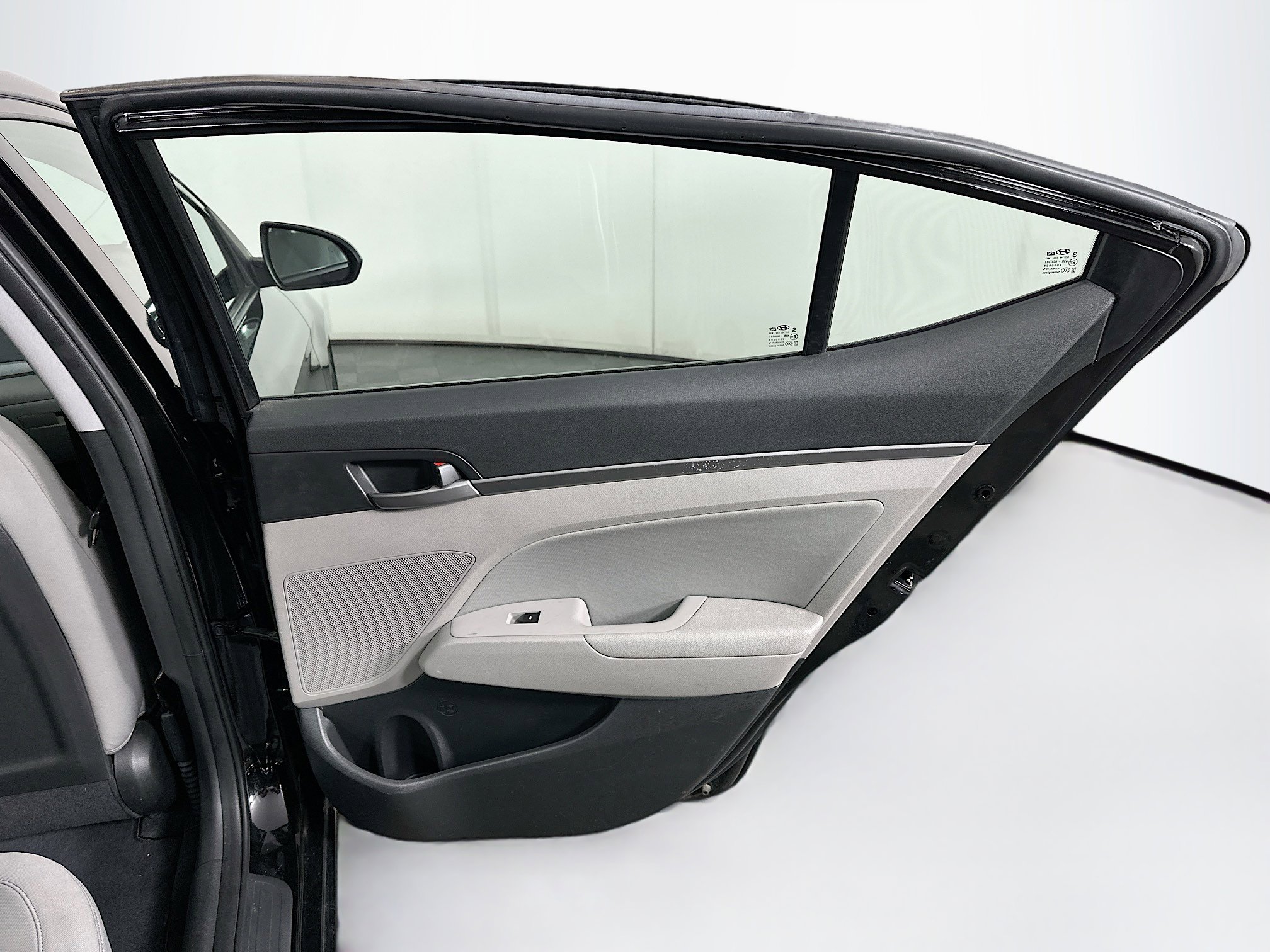 Used 2018 Hyundai Elantra SEL FWD image 28
