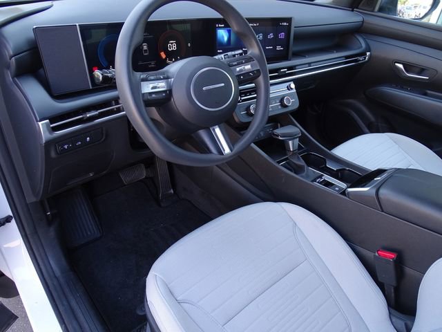 Used 2025 Hyundai Santa Cruz SE image 23