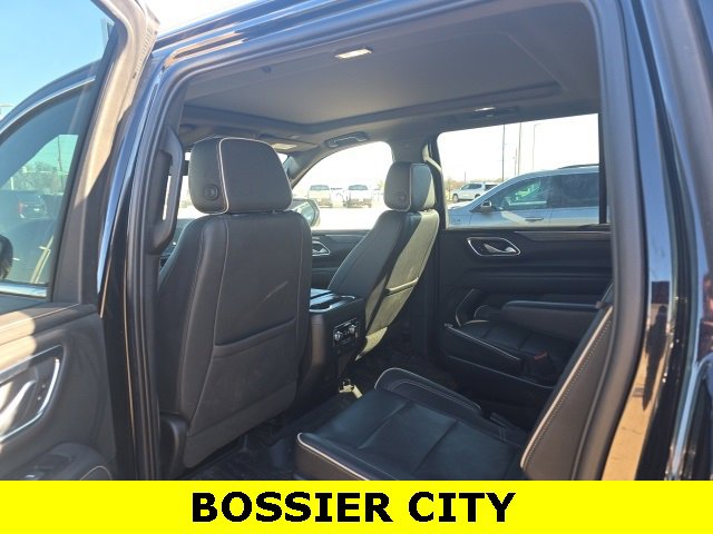 Used 2022 GMC Yukon XL SLT w/ SLT Premium Package image 8