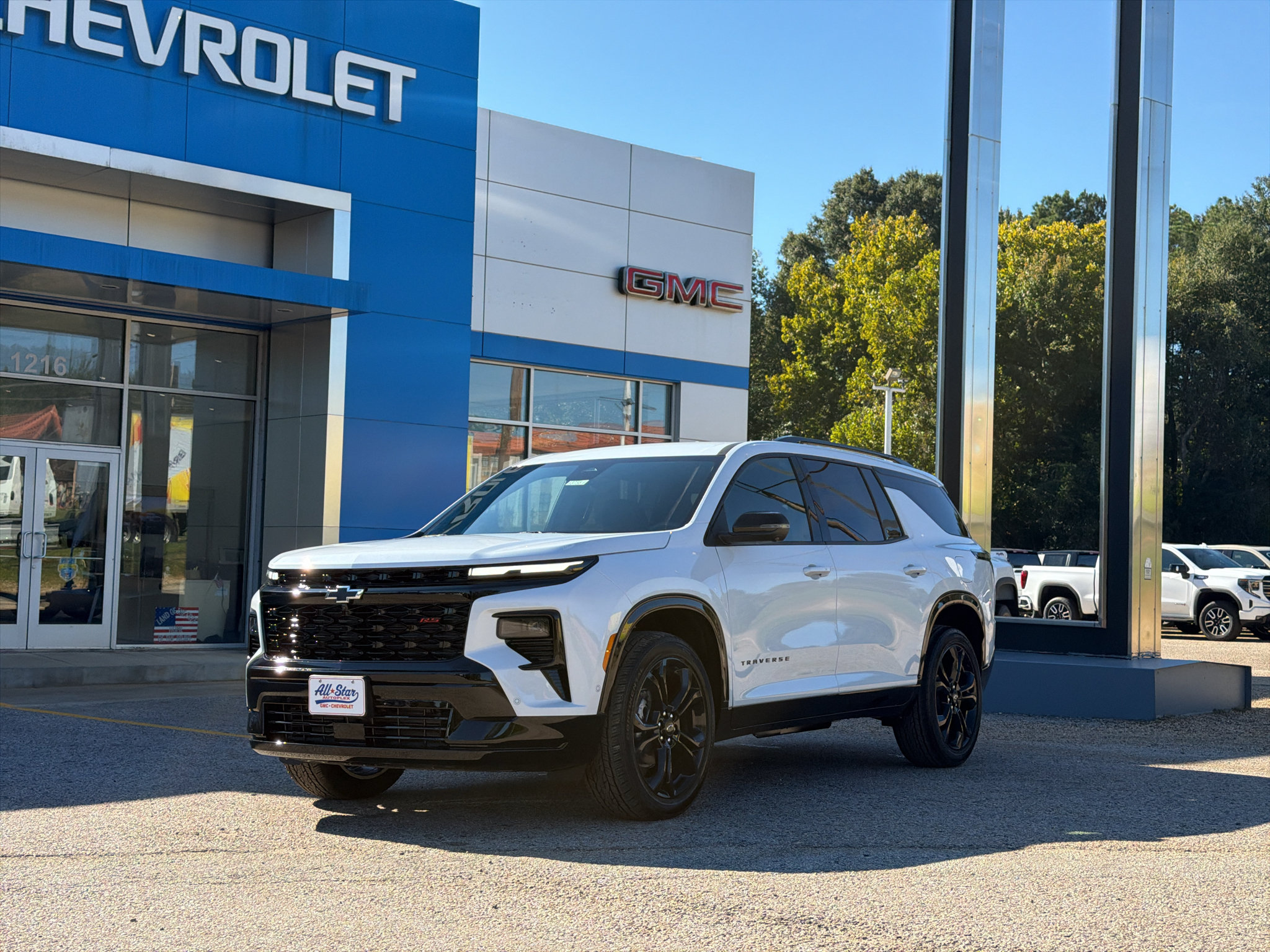 New 2027 Chevrolet Traverse RS w/ LPO, Floor Liner Package FWD image 20