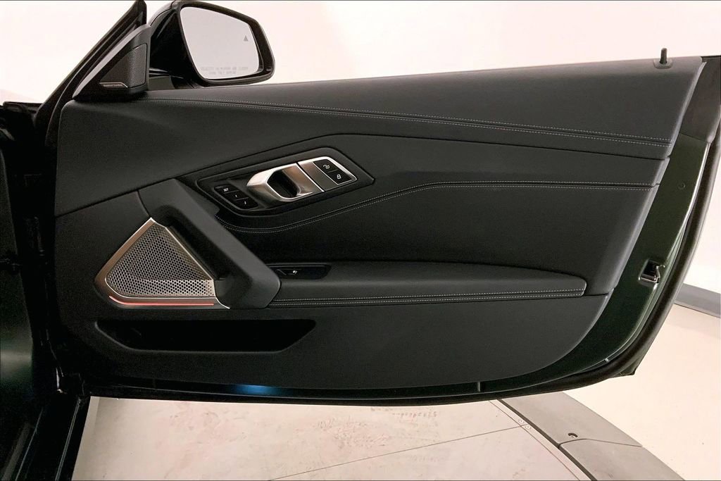 Used 2025 BMW Z4 M40i RWD image 23