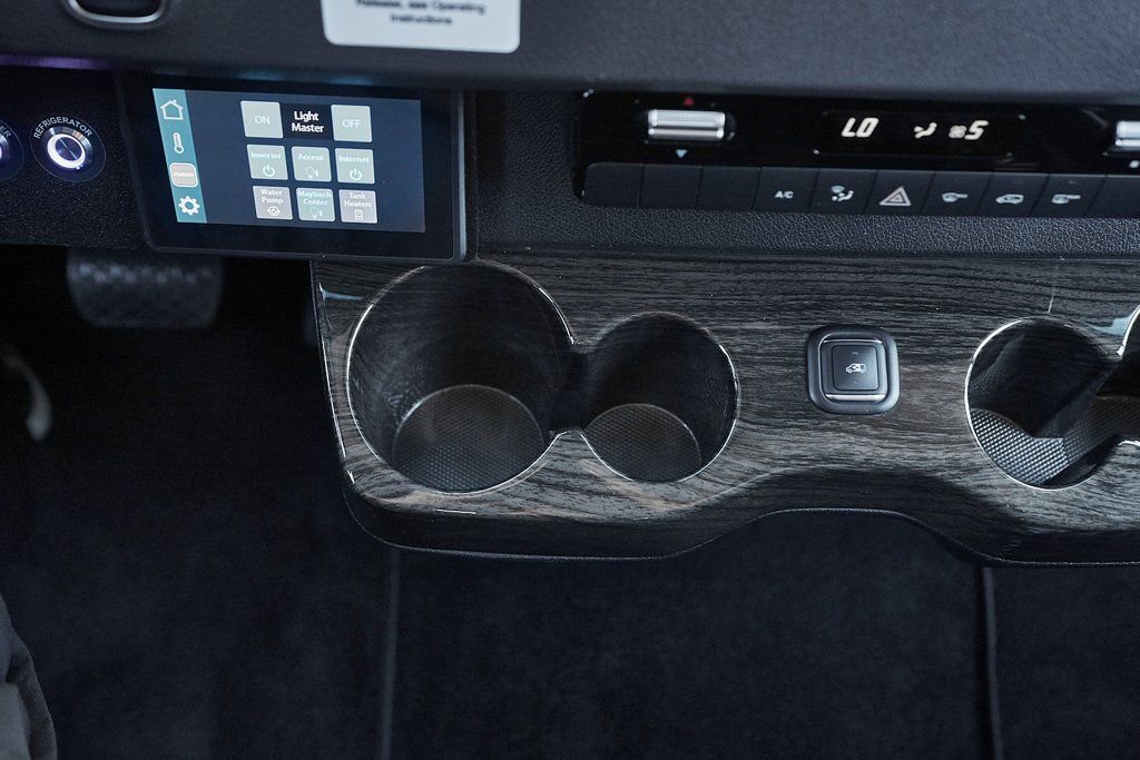 Used 2024 Mercedes-Benz Sprinter 3500 w/ Parking Package image 57