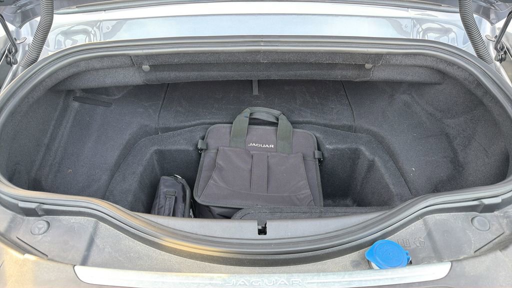 Used 2022 Jaguar F-TYPE Convertible image 36