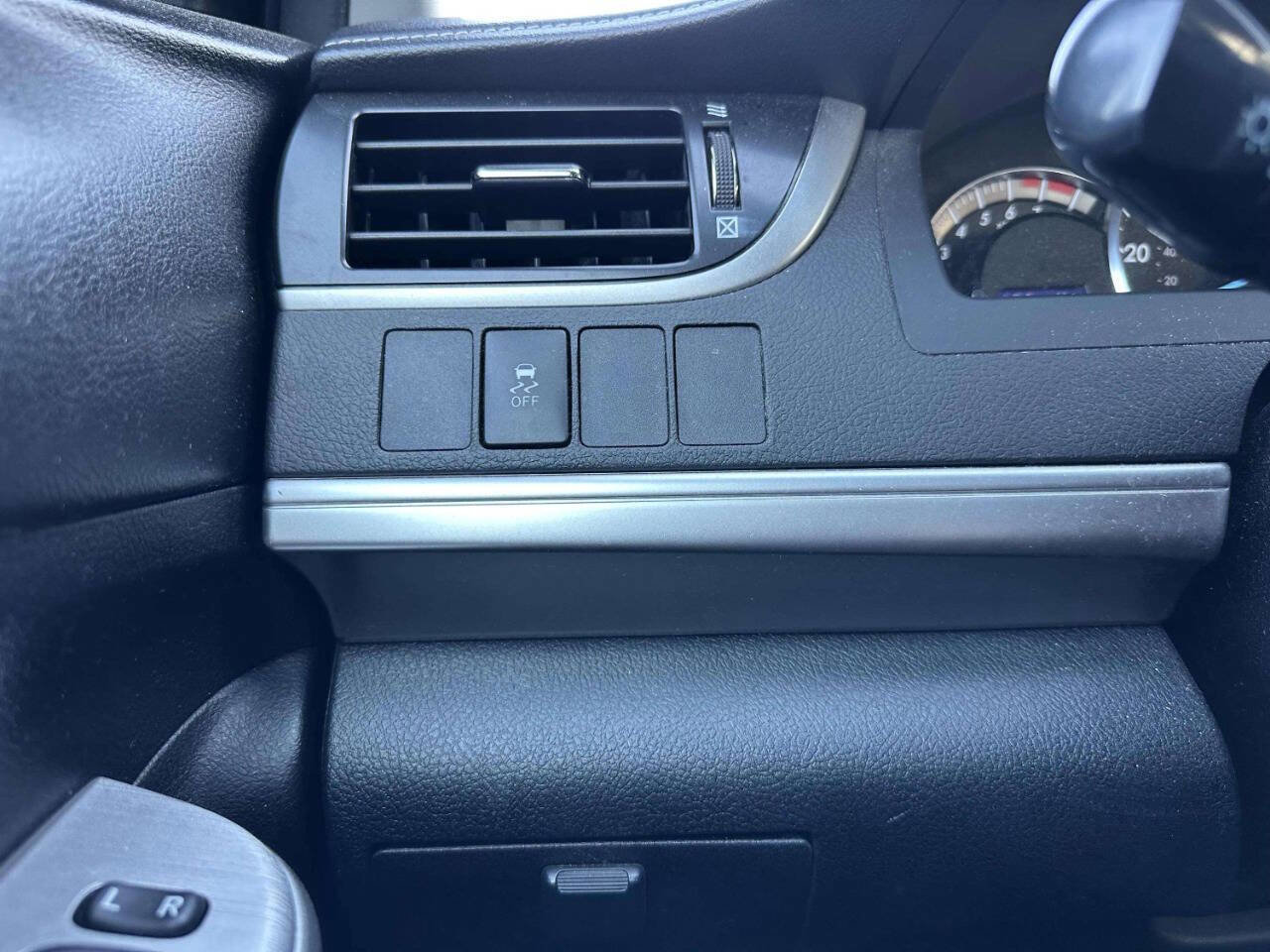 Used 2014 Toyota Camry SE image 29