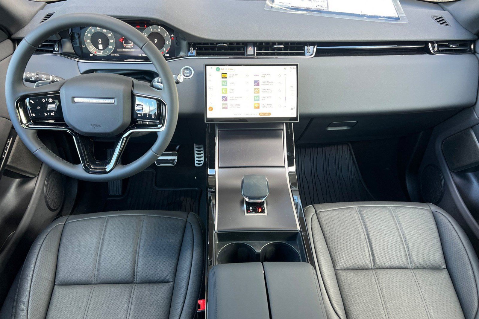 New 2026 Land Rover Range Rover Evoque Dynamic SE AWD/4WD image 9