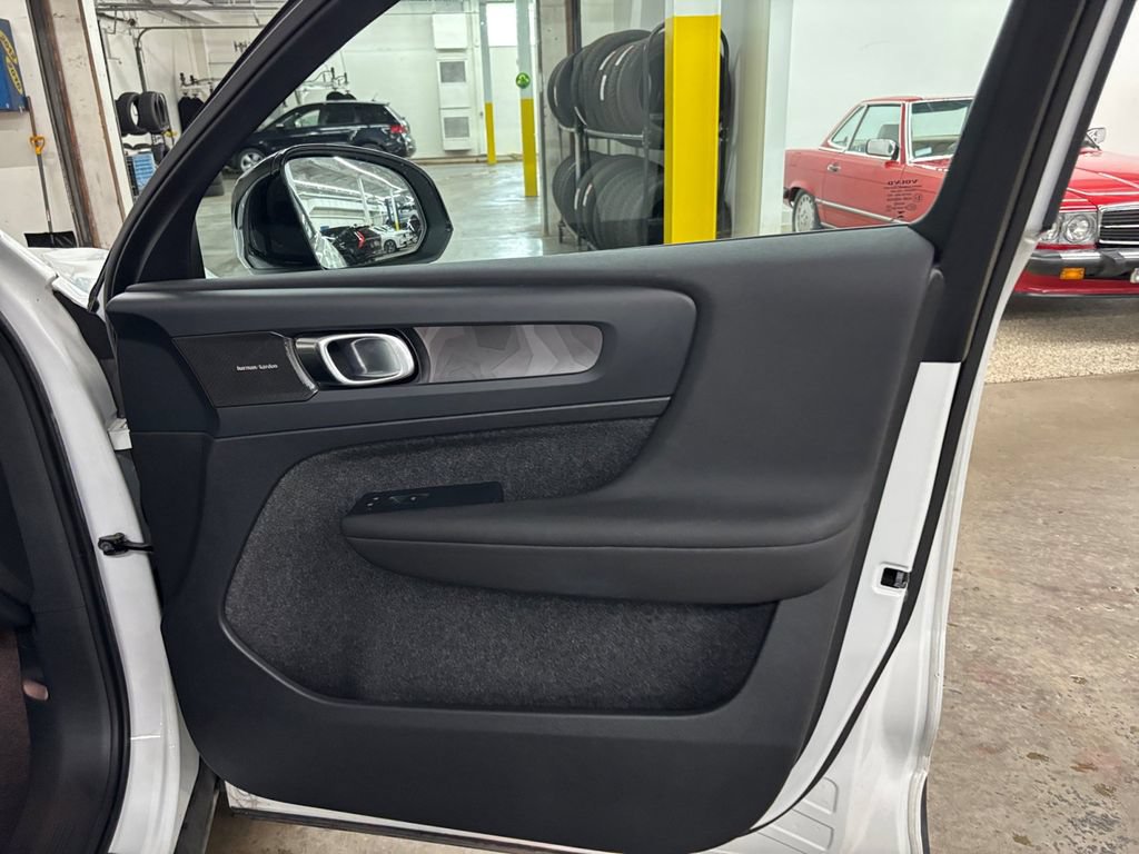Certified 2023 Volvo C40 P8 Recharge Ultimate AWD/4WD image 20