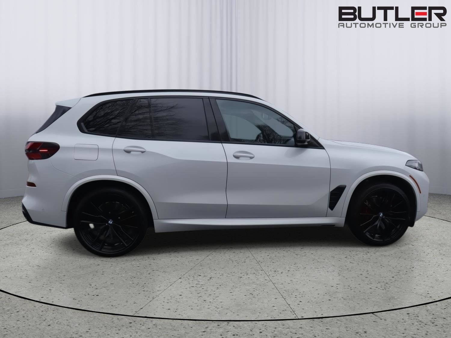 Used 2024 BMW X5 M60i image 8