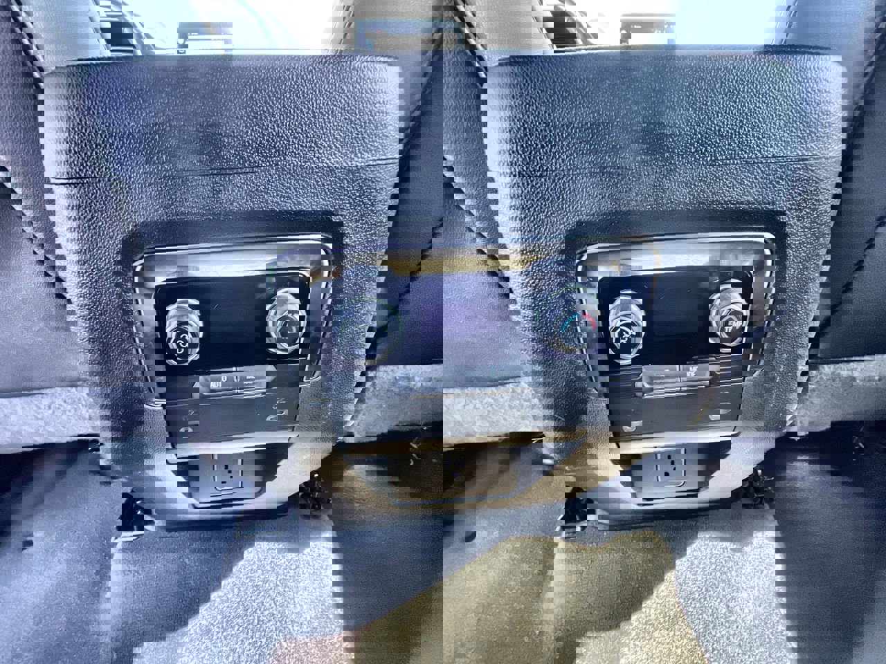 Used 2022 Chevrolet Suburban LT image 21