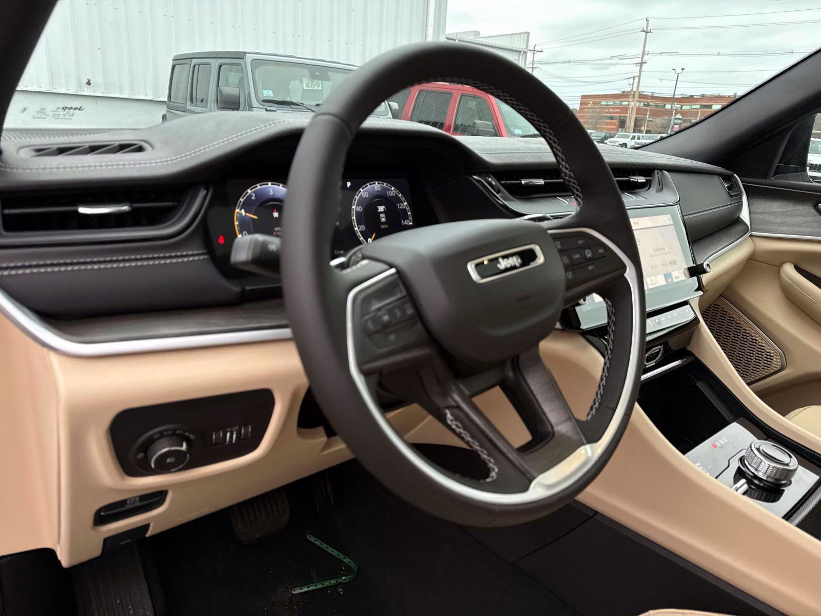 New 2026 Jeep Grand Cherokee Limited image 9