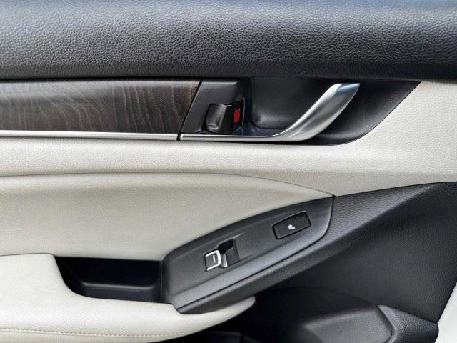 Used 2018 Honda Accord Touring image 35