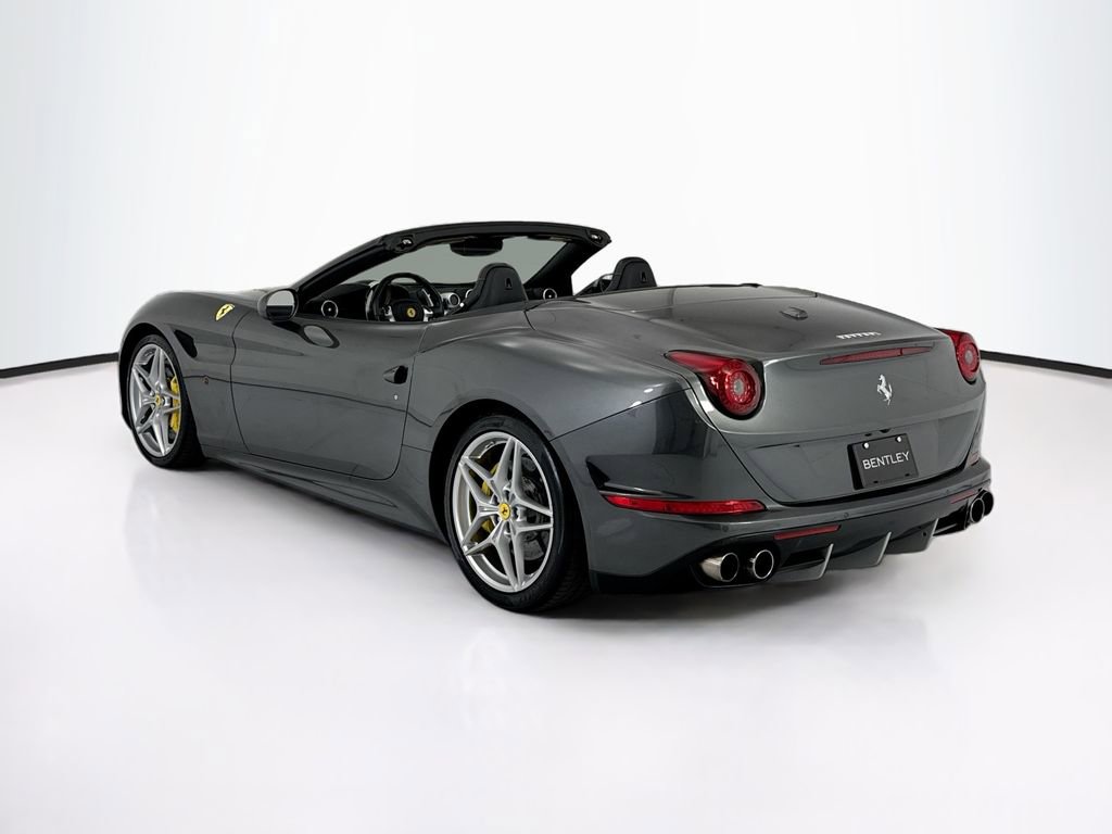 Used 2015 Ferrari California T RWD image 7