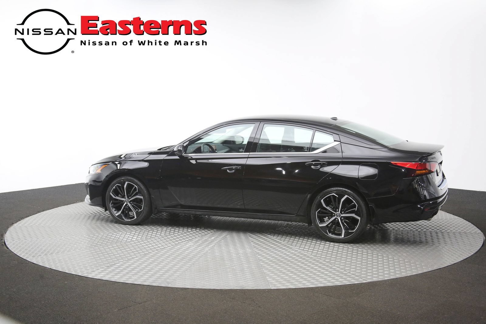 Used 2023 Nissan Altima 2.5 SR FWD image 60