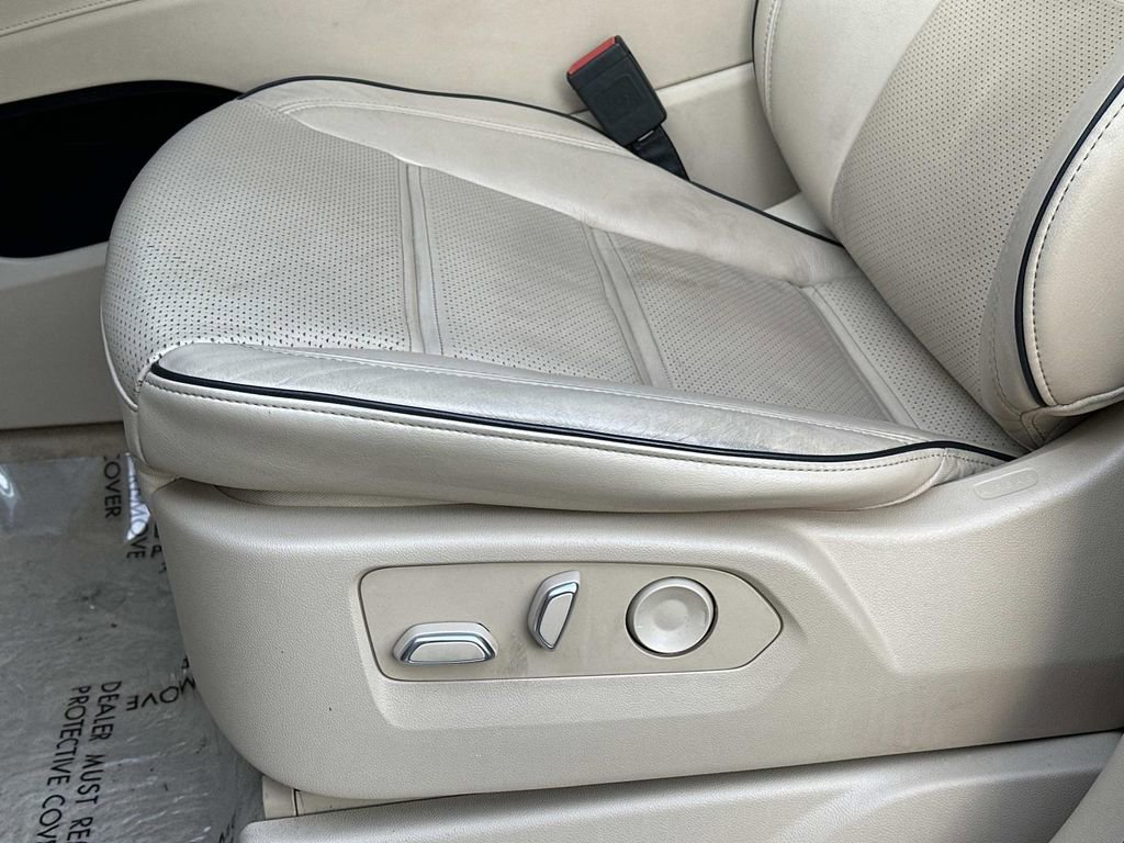 Used 2022 Cadillac Escalade Premium Luxury image 22