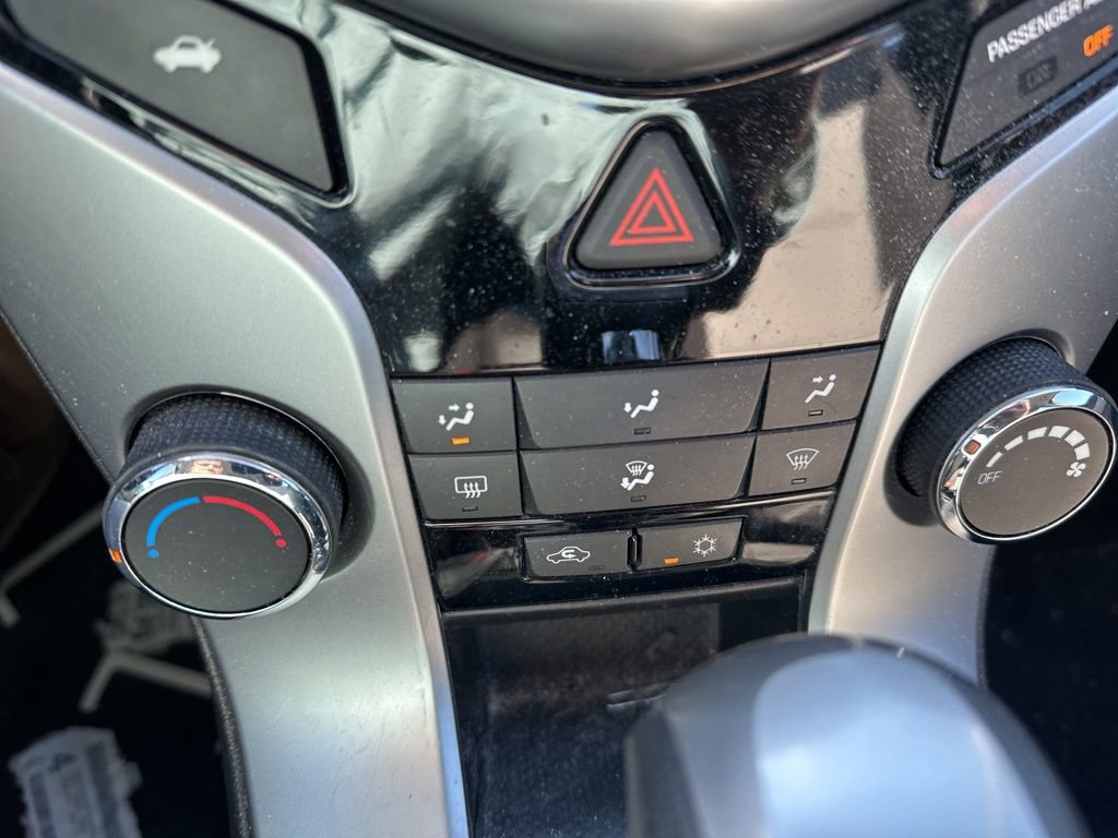 Used 2015 Chevrolet Cruze LS FWD image 11