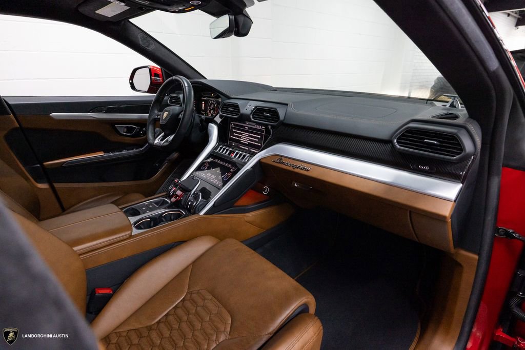 Used 2022 Lamborghini Urus image 44