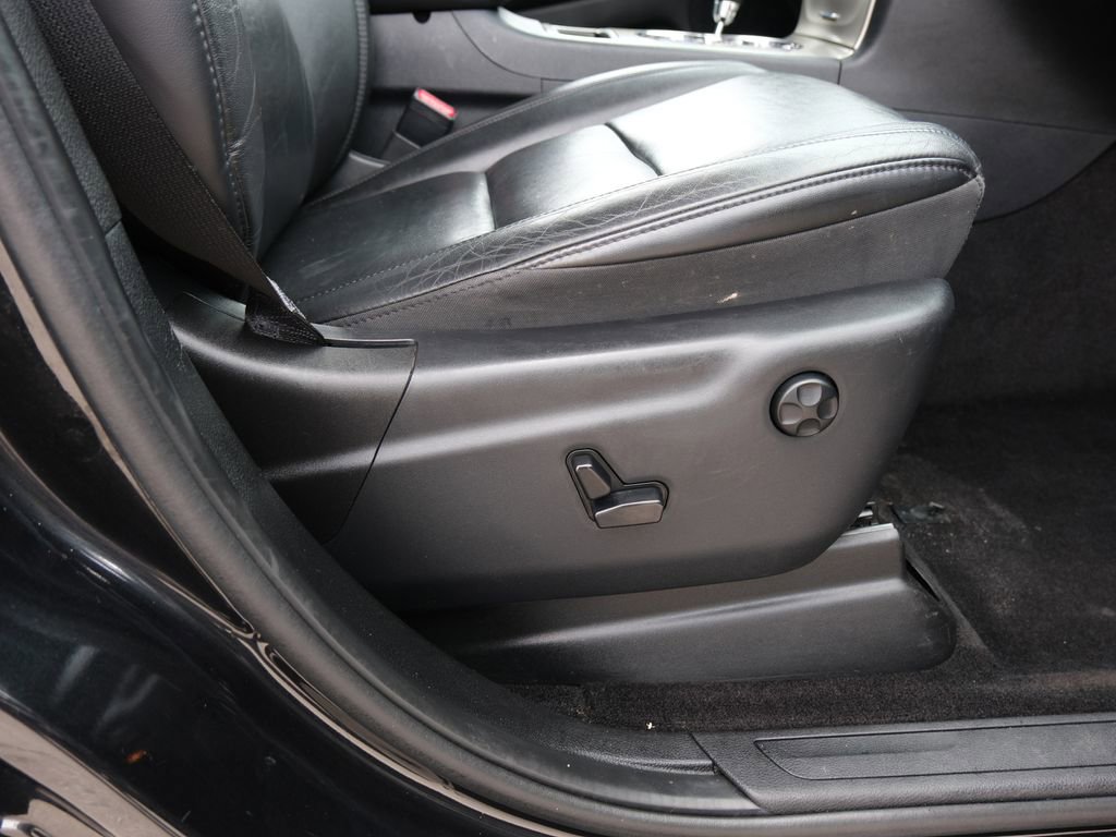 Used 2011 Jeep Grand Cherokee Laredo image 33