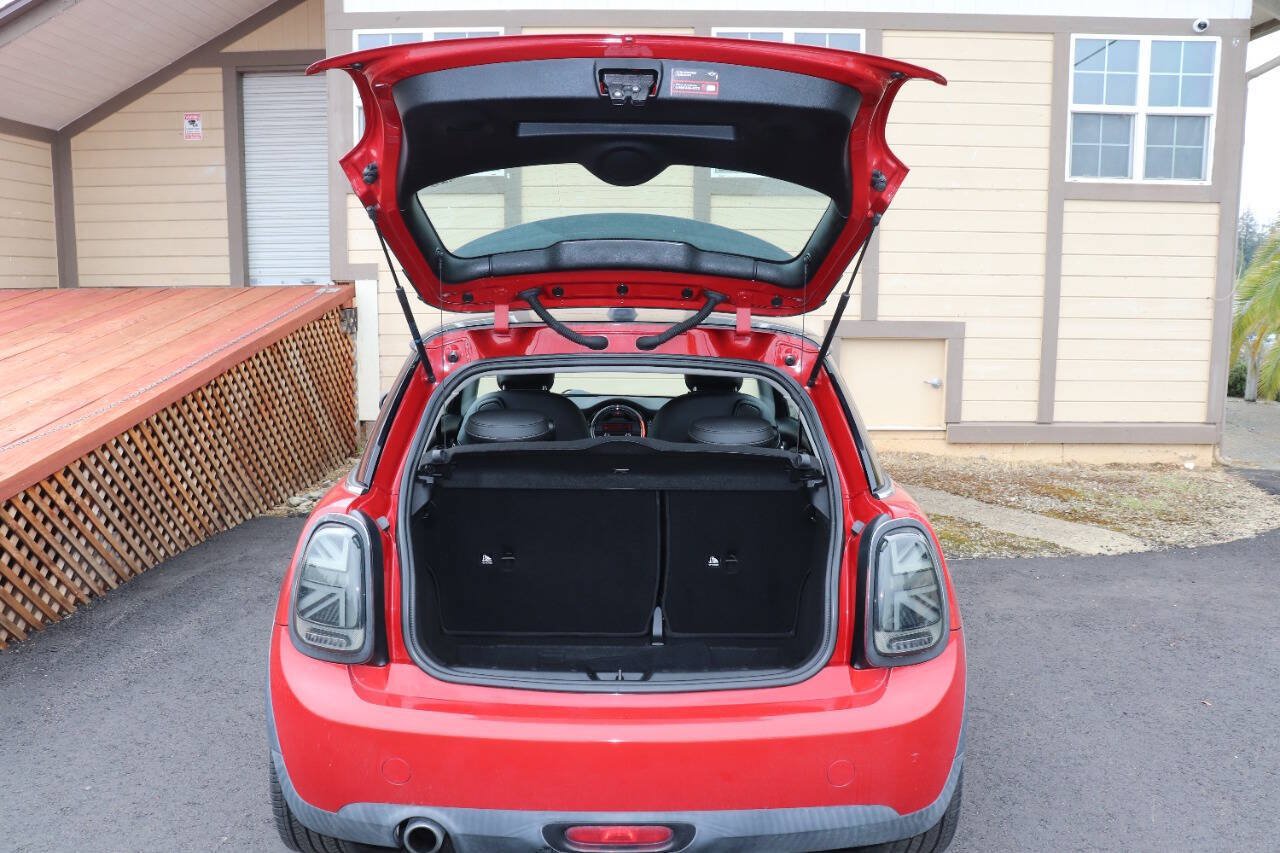 Used 2014 MINI Cooper 2-Door Hardtop FWD image 34