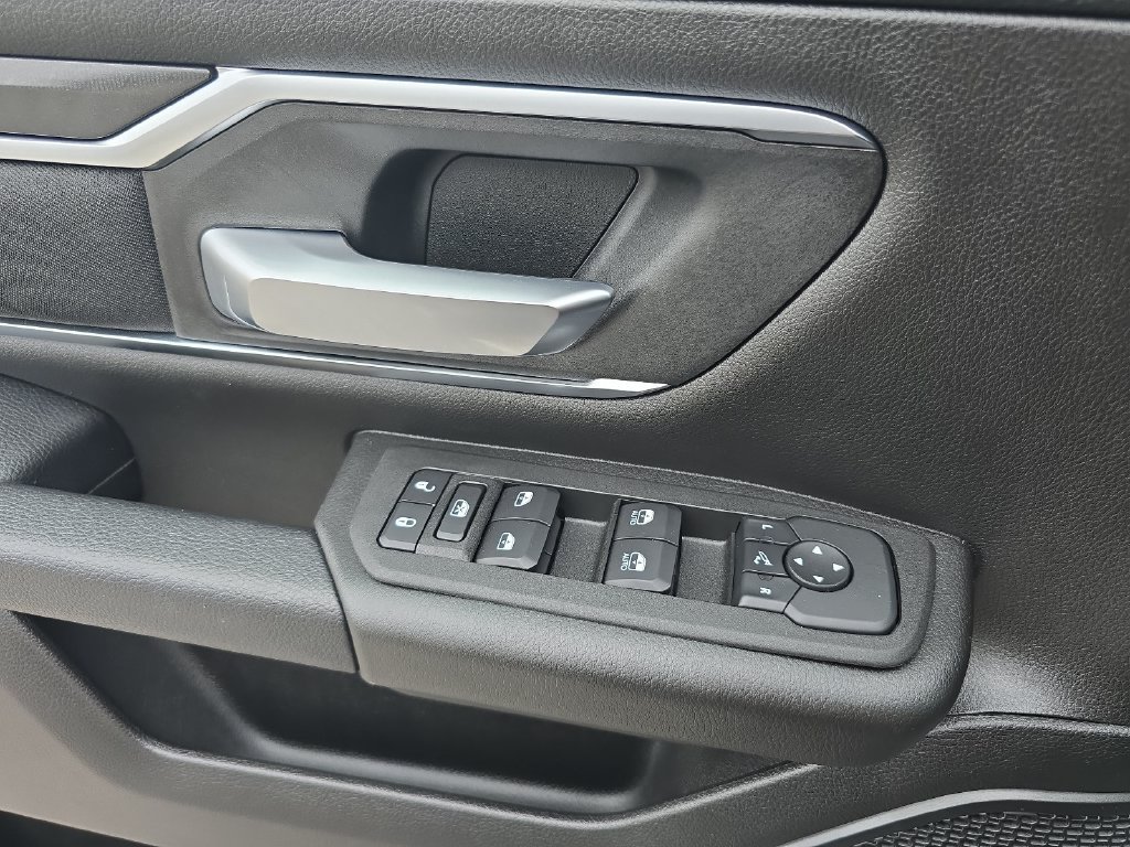 Used 2025 RAM 1500 Big Horn AWD/4WD image 24