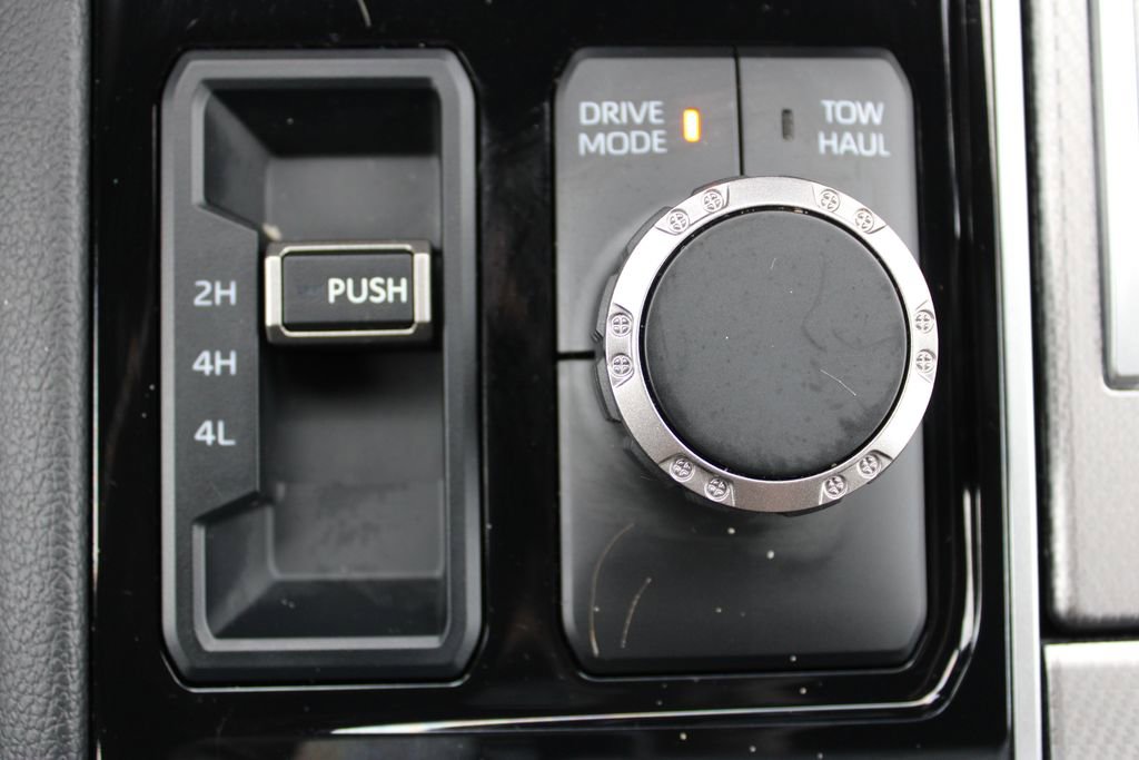 Used 2025 Toyota Sequoia Limited image 31