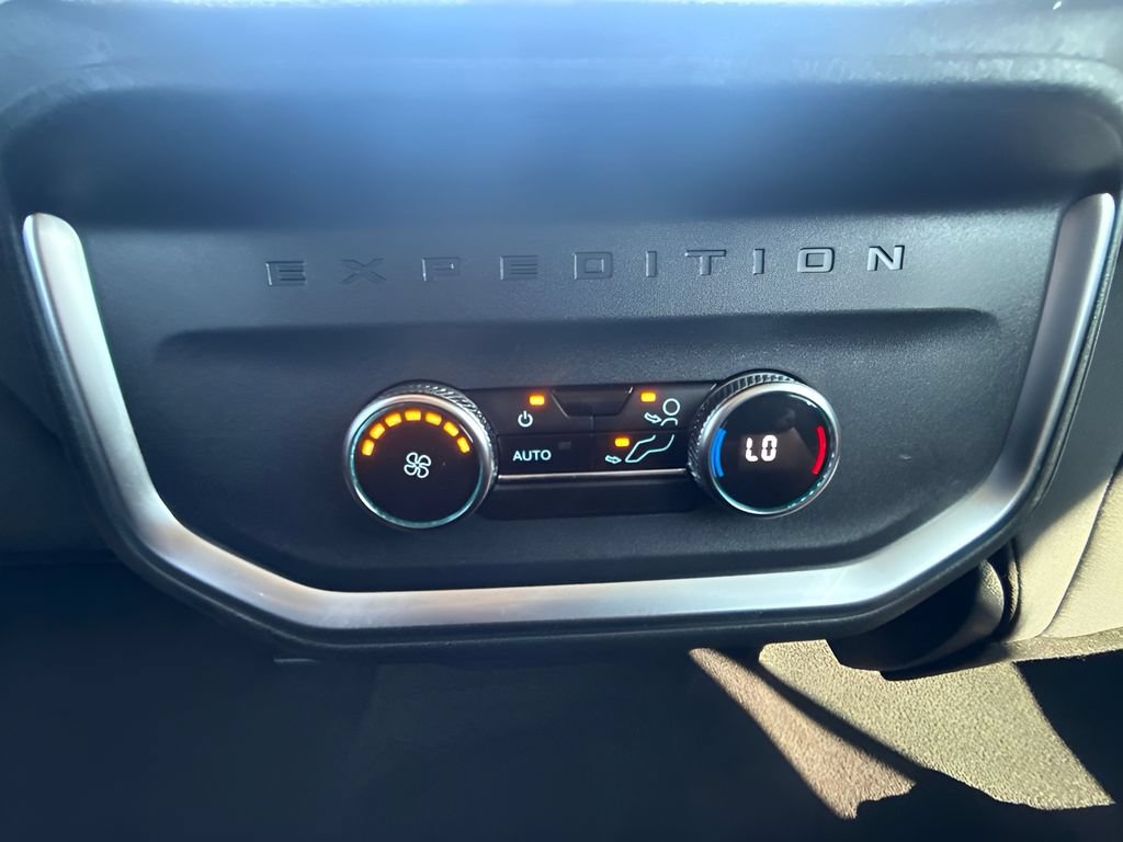 Used 2025 Ford Expedition Max Active RWD image 11