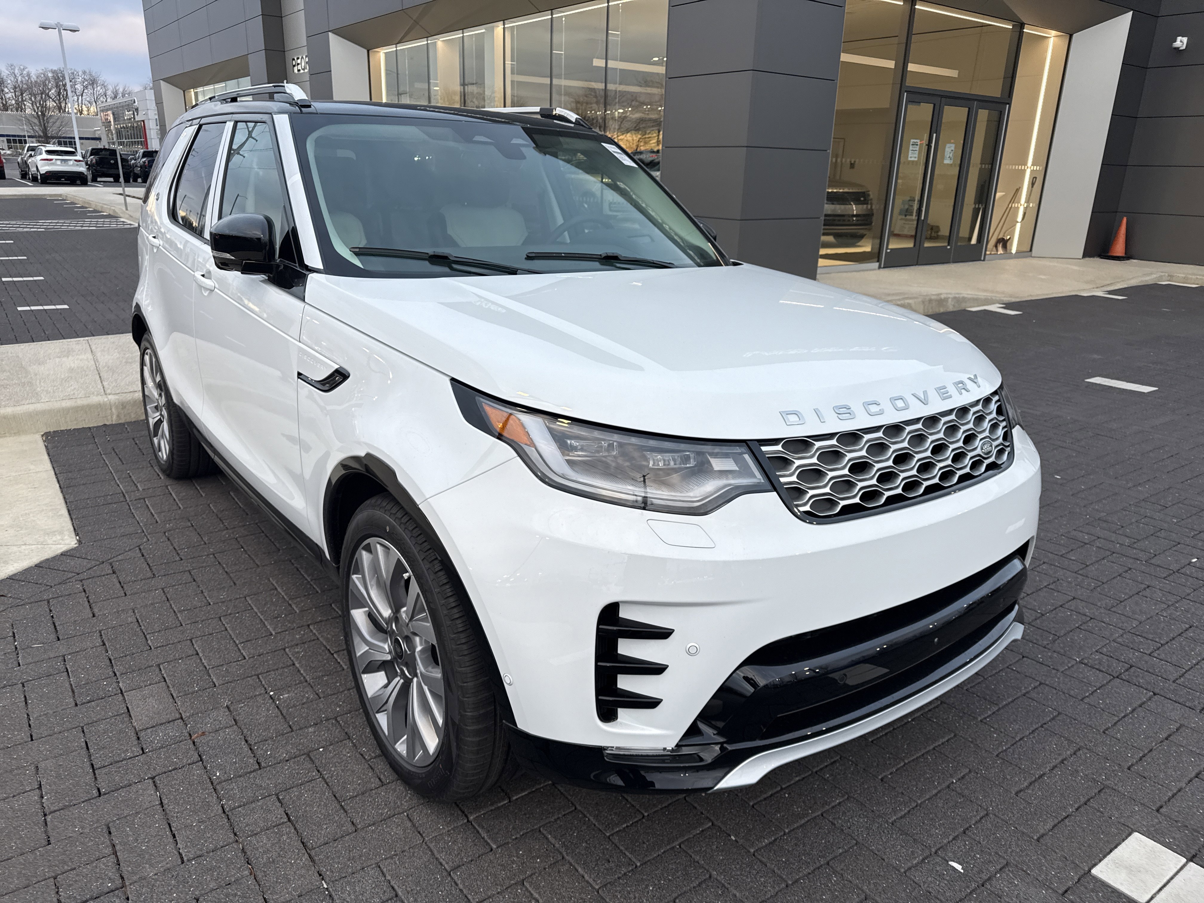 New 2026 Land Rover Discovery Limited Edition image 7