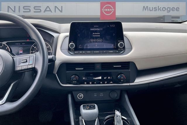 Used 2023 Nissan Rogue SV image 9