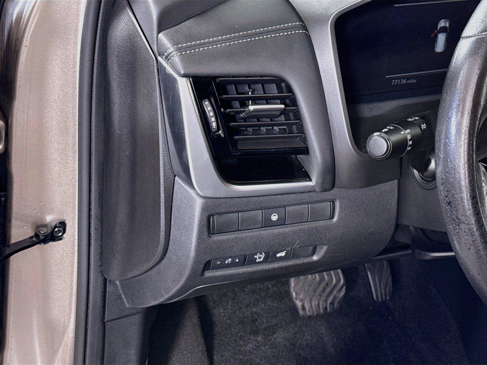 Used 2024 Nissan Rogue SL AWD/4WD image 5