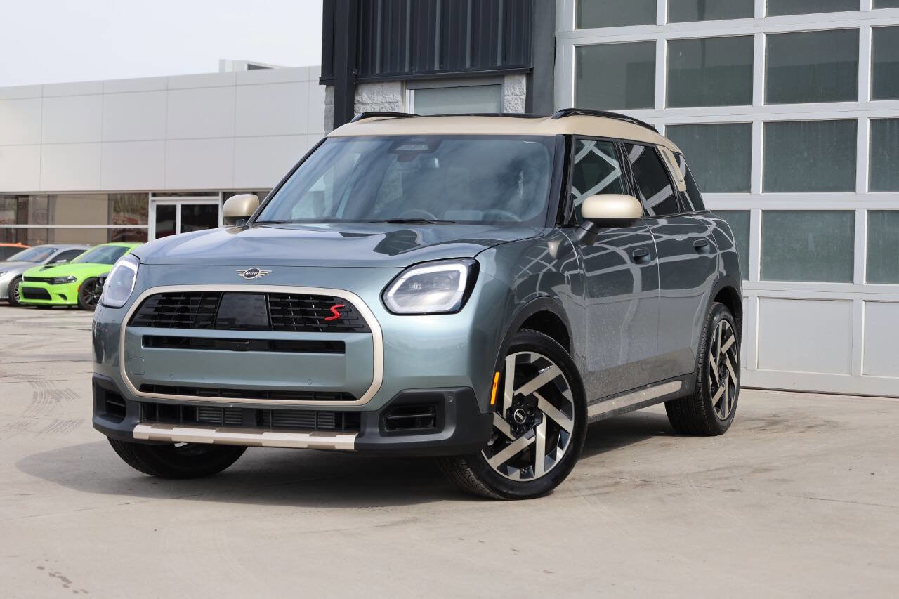 Used 2025 MINI Cooper Countryman S w/ Comfort Package Max image 3