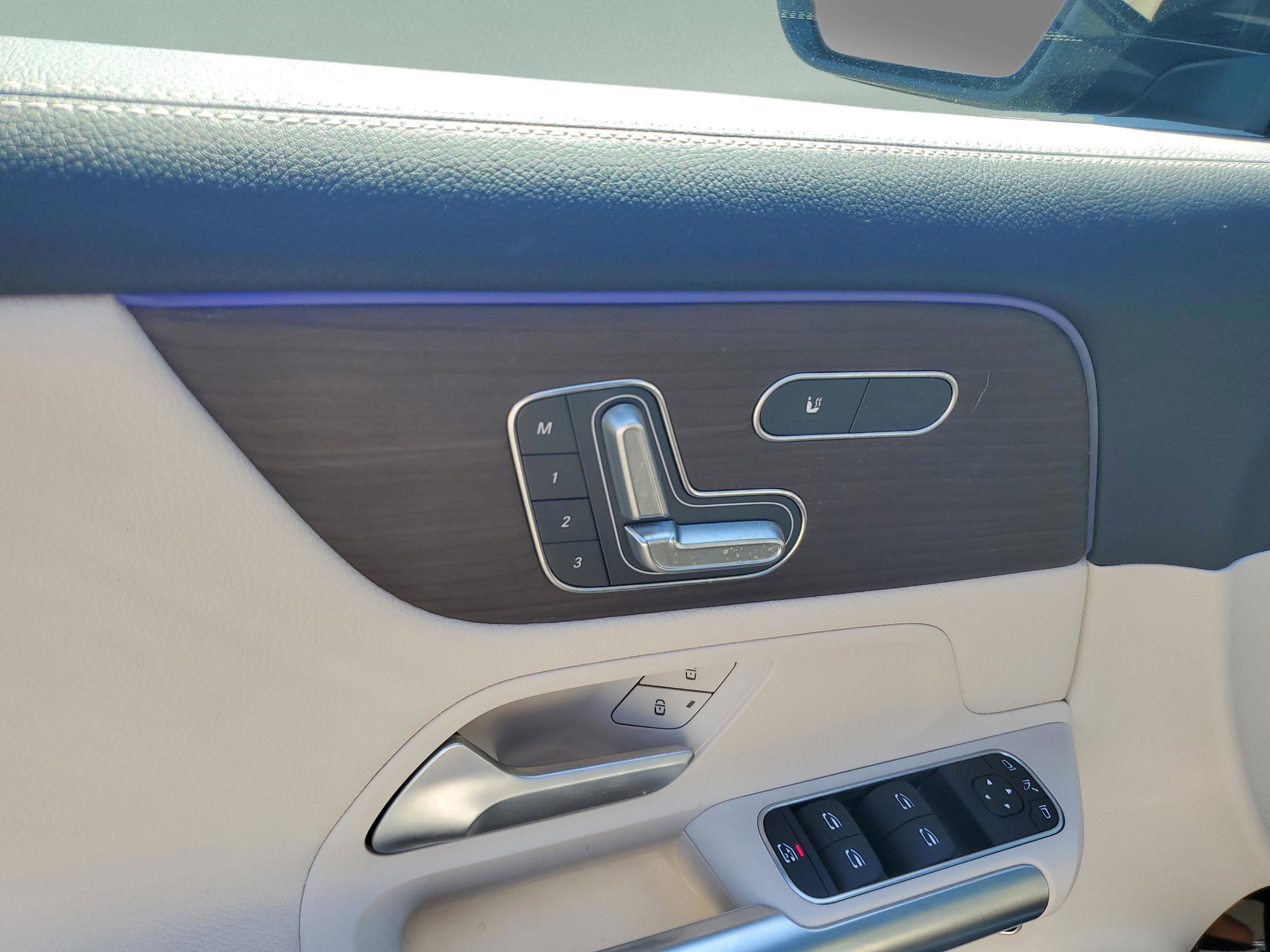 Certified 2025 Mercedes-Benz GLA 250 image 17