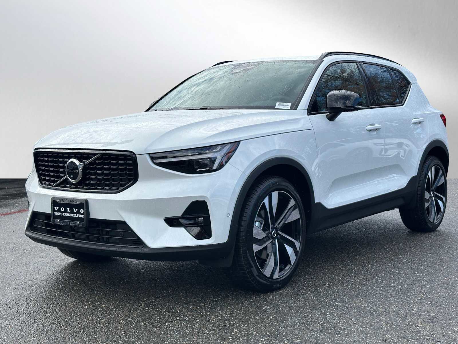 New 2026 Volvo XC40 B5 Ultra w/ Climate Package image 7