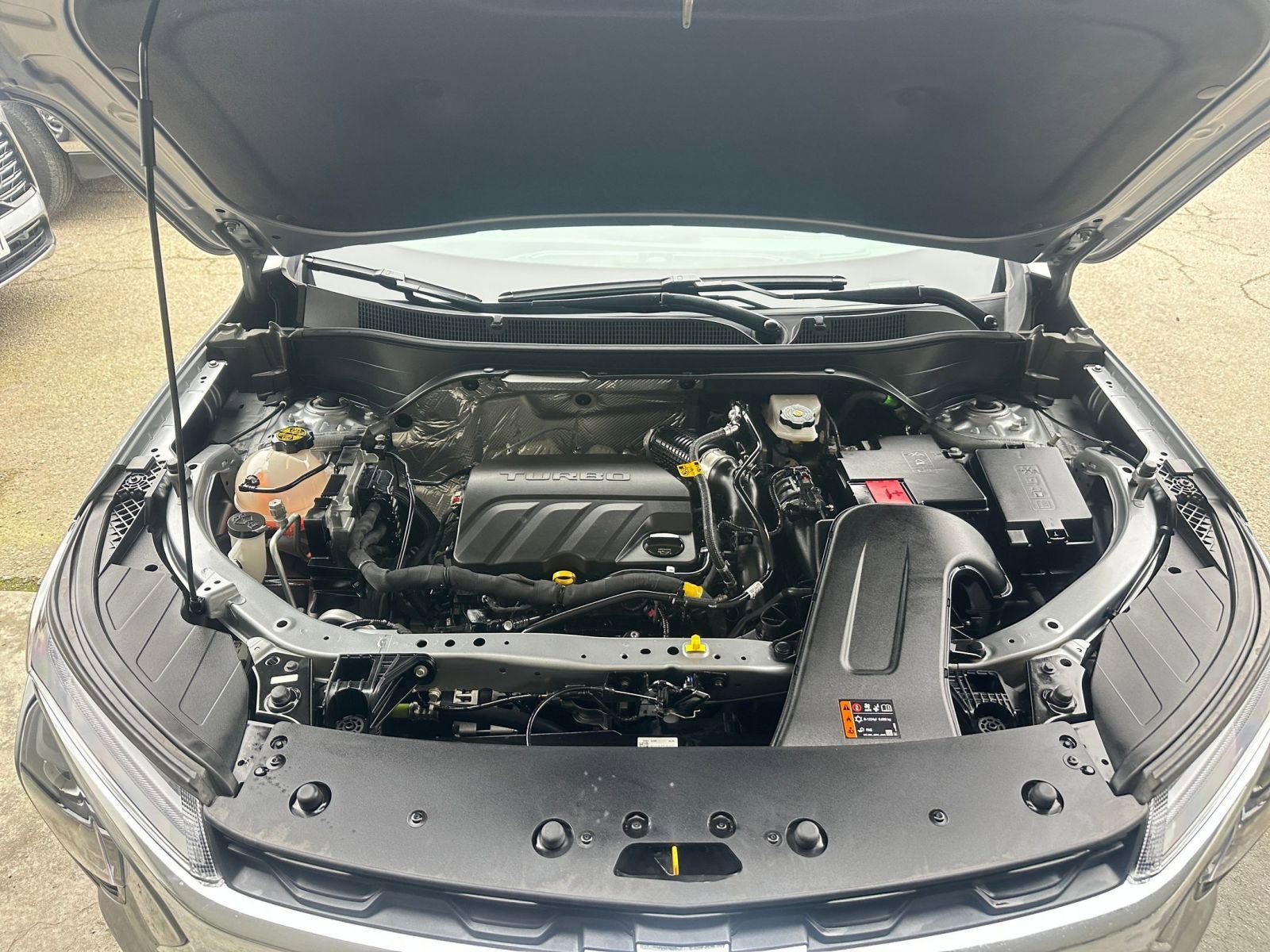 Used 2025 Chevrolet Trax LT image 33