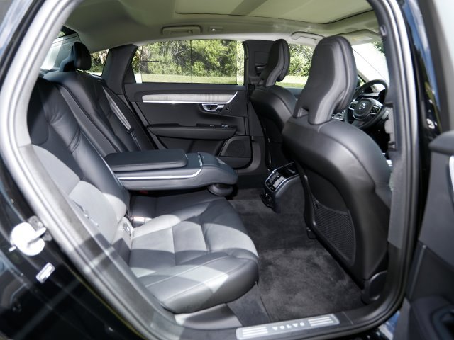 Used 2024 Volvo S90 B6 Plus AWD/4WD image 23