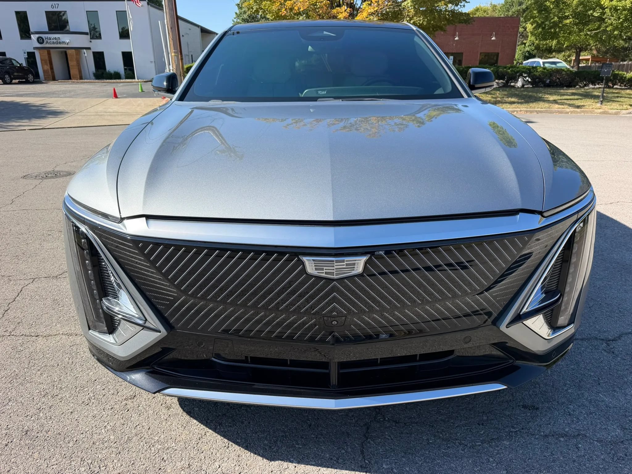 Used 2024 Cadillac Lyriq Luxury AWD/4WD image 8