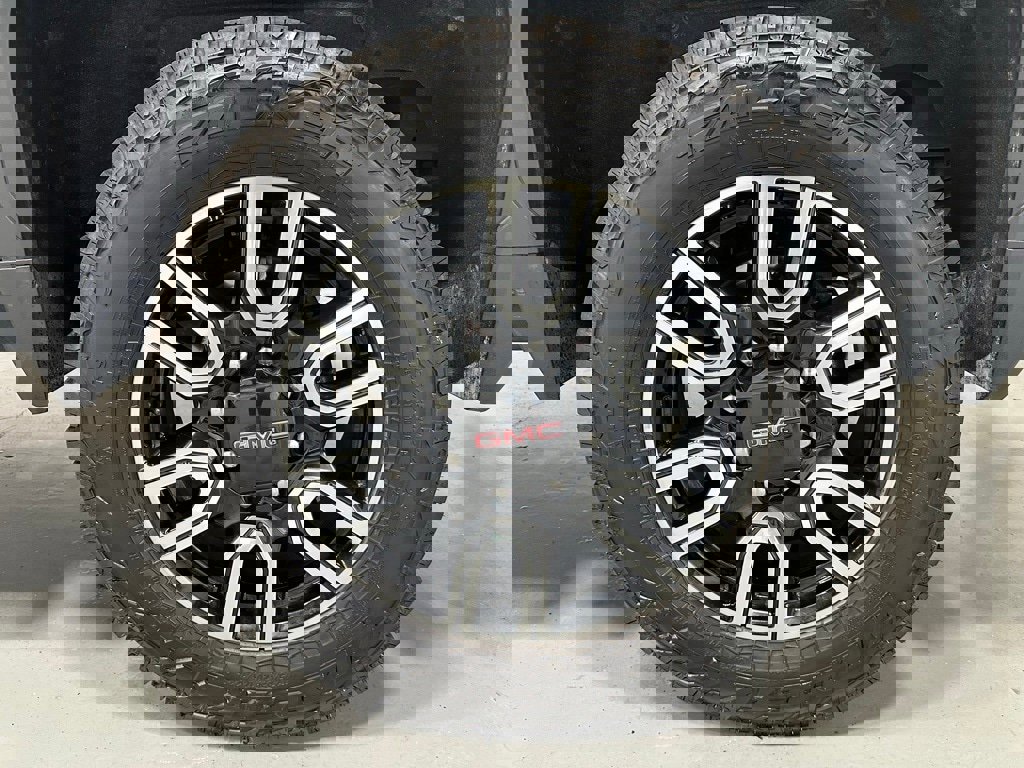 Used 2022 GMC Sierra 2500 AT4 image 64