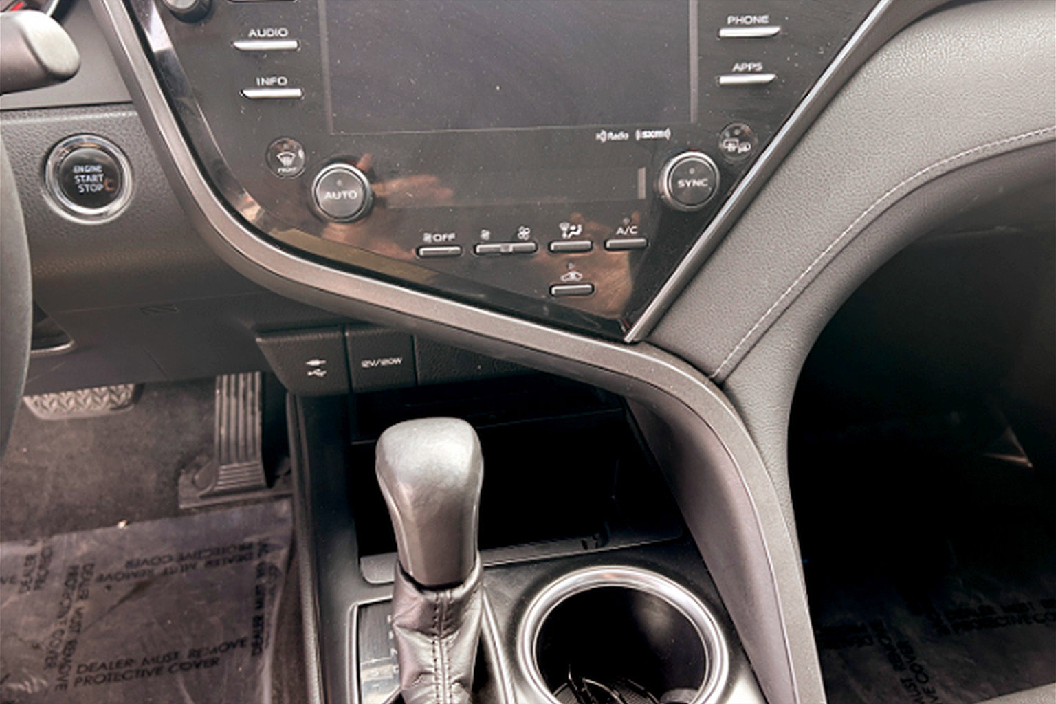 Used 2018 Toyota Camry XSE image 12