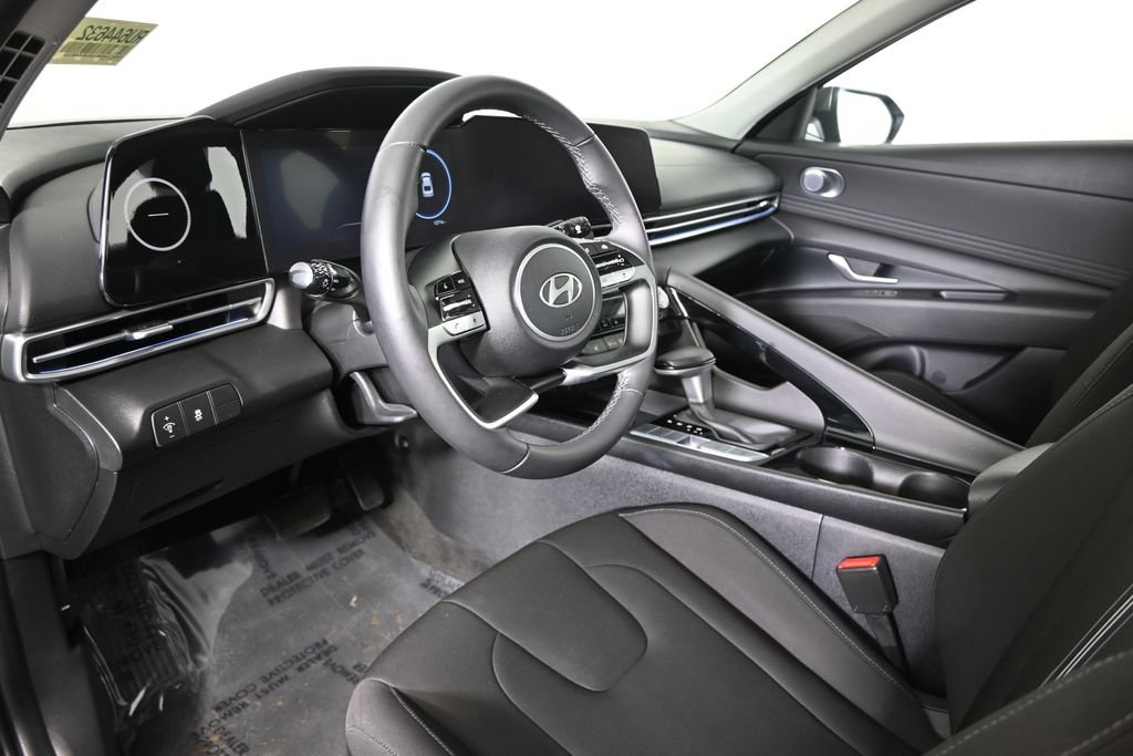 Used 2024 Hyundai Elantra SEL w/ Convenience Package FWD image 22