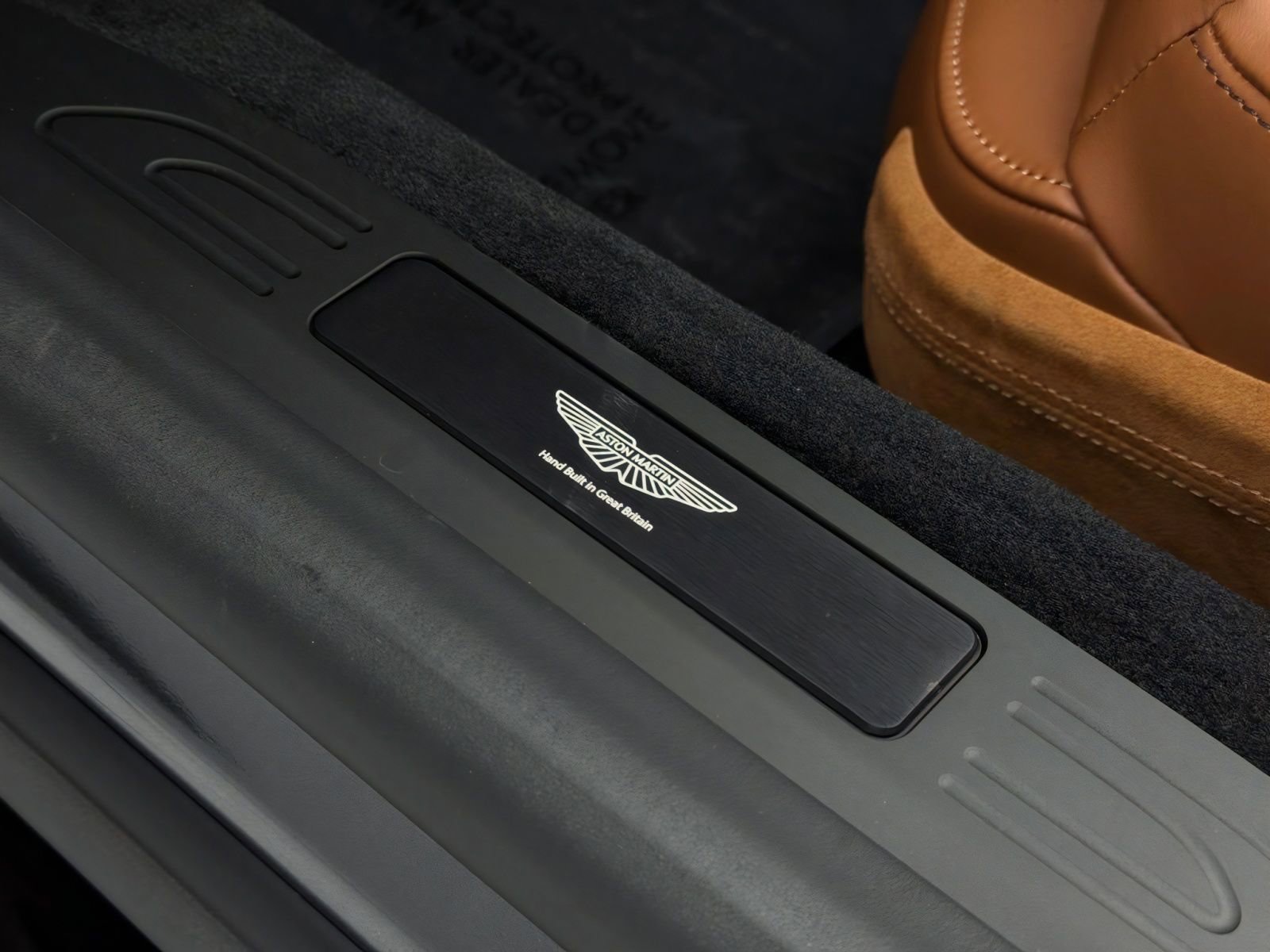 New 2026 Aston Martin V8 Vantage Convertible RWD image 9