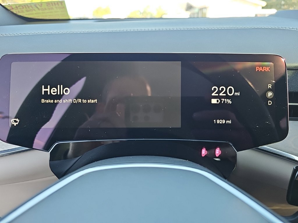 Certified 2025 Volvo EX90 Plus AWD/4WD image 18