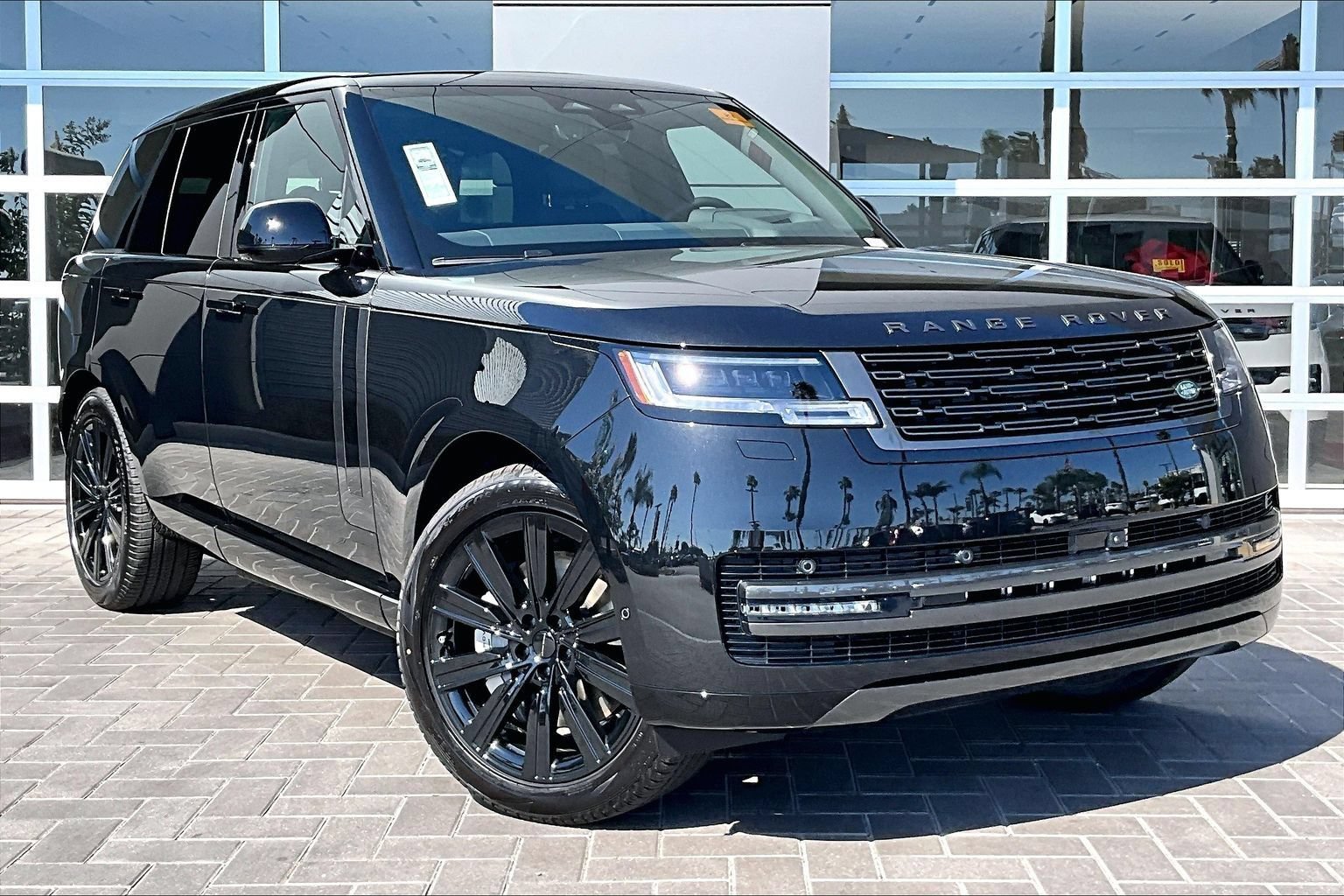 New 2026 Land Rover Range Rover SE AWD/4WD image 2