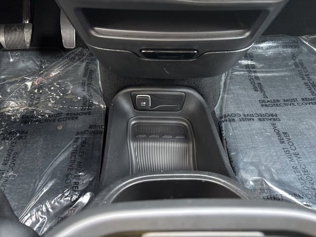 Used 2024 Chrysler Pacifica Touring-L w/ S Appearance Package image 28