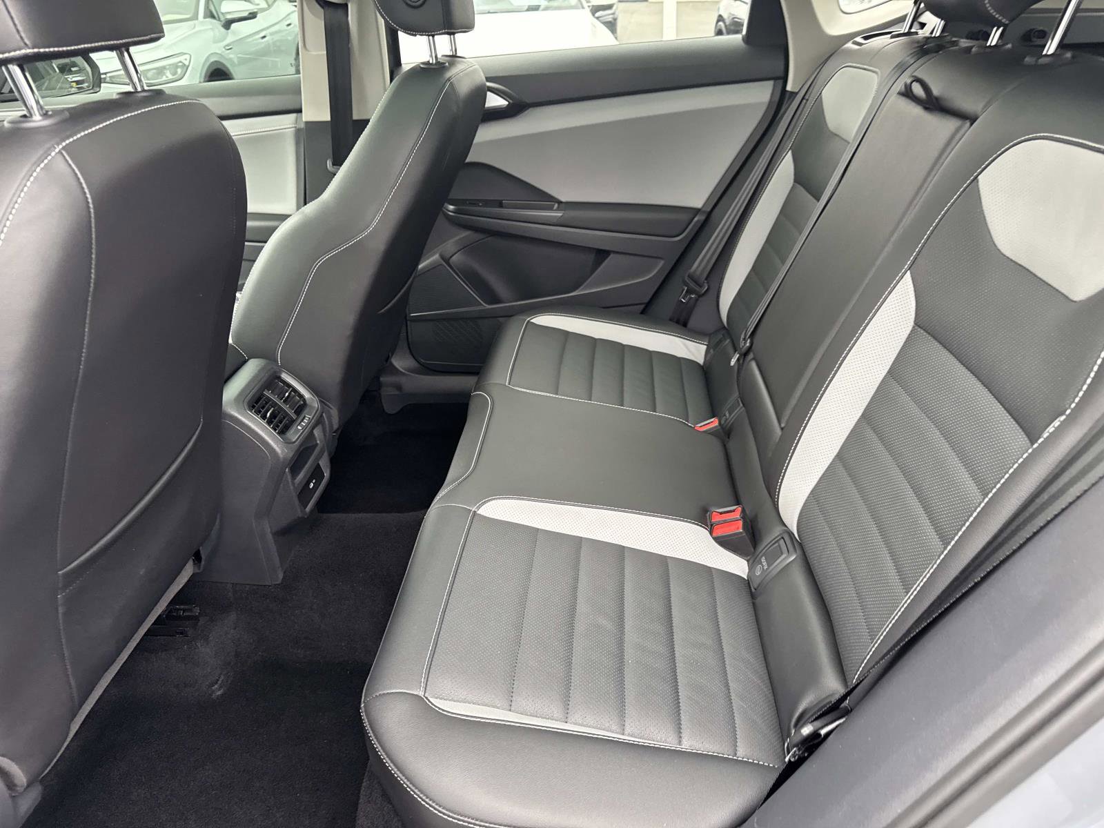 Certified 2023 Volkswagen Taos SEL image 10